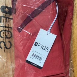 Women’s fig scrubs size small